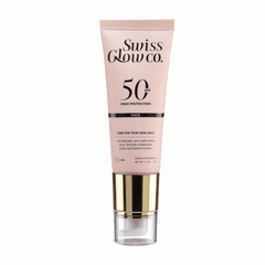 Swiss Glow SPF50 Tagescreme leicht parfümiert, Anwendung im Gesicht